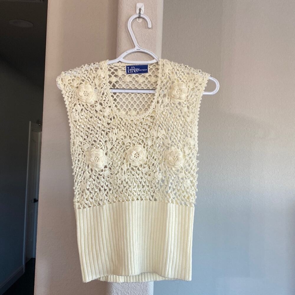 Vintage Le Roy knit sleeveless top vest cottage core sweater vest bohemian sz S